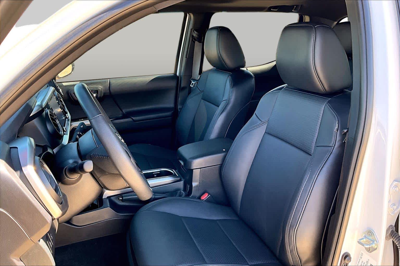 2023 Toyota Tacoma Limited Wind Chill Pearl at Beck & Masten Kia
