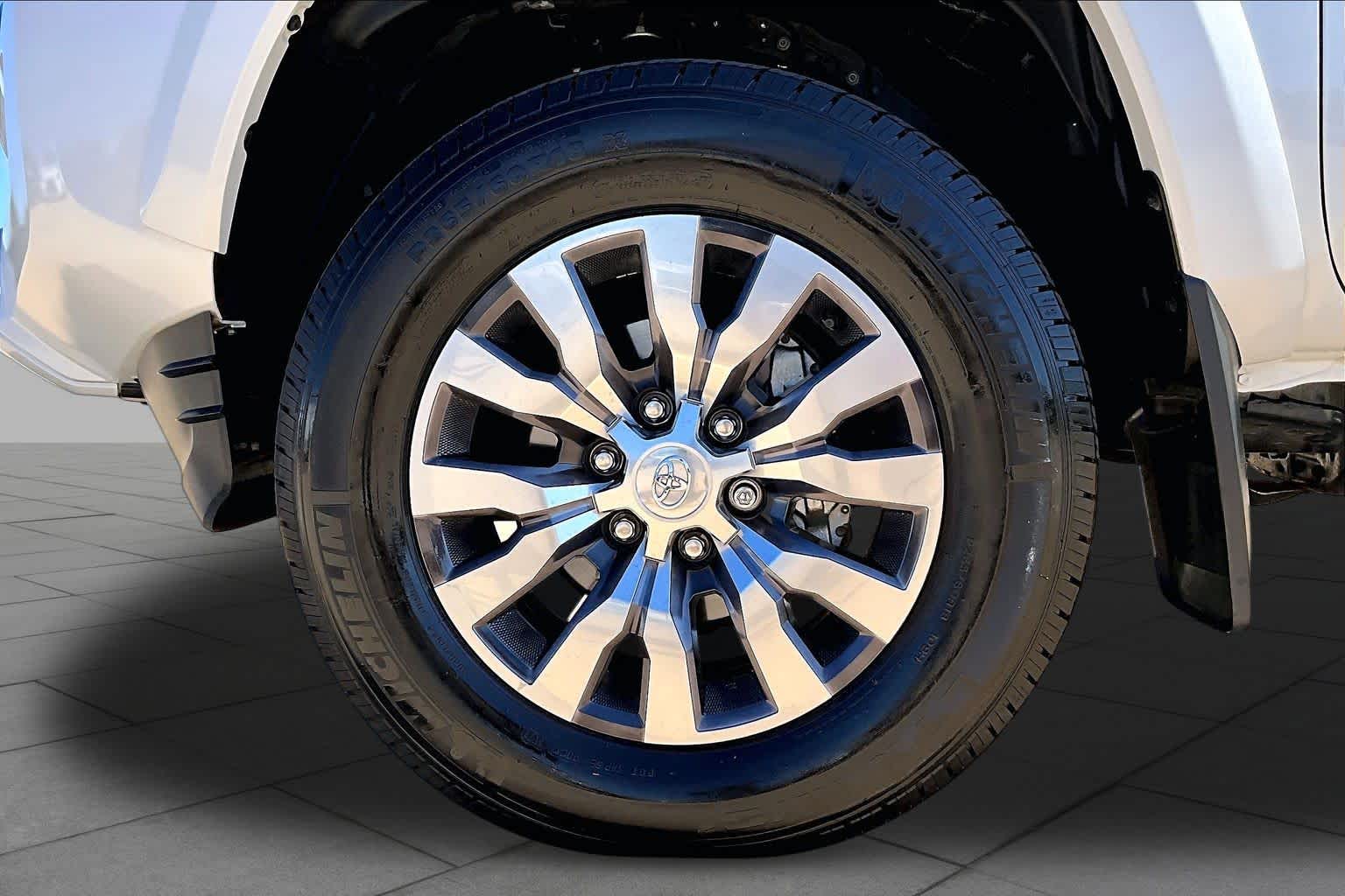 2023 Toyota Tacoma Limited Wind Chill Pearl at Beck & Masten Kia