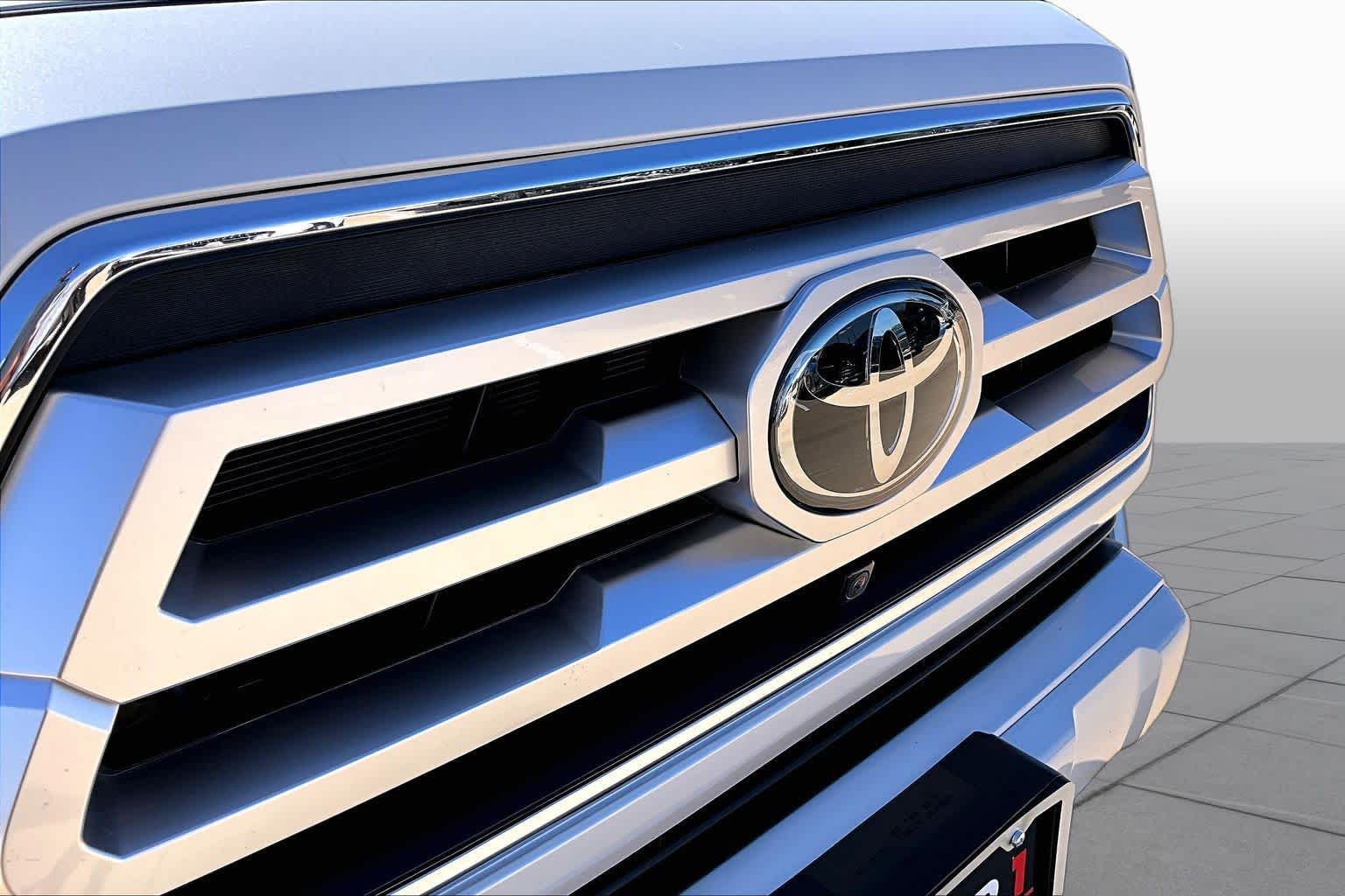 2023 Toyota Tacoma Limited Wind Chill Pearl at Beck & Masten Kia