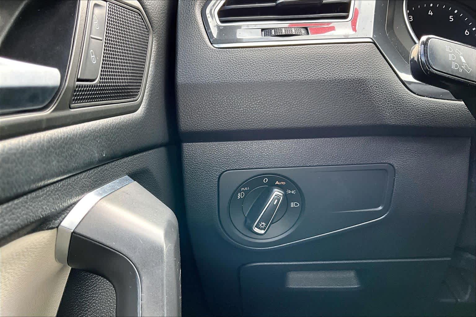 2021 Volkswagen Tiguan photo 34 of 35