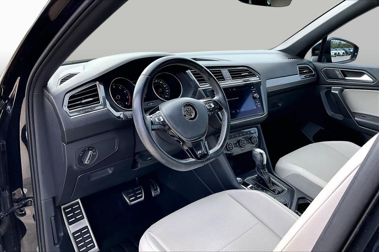 2021 Volkswagen Tiguan photo 17 of 35