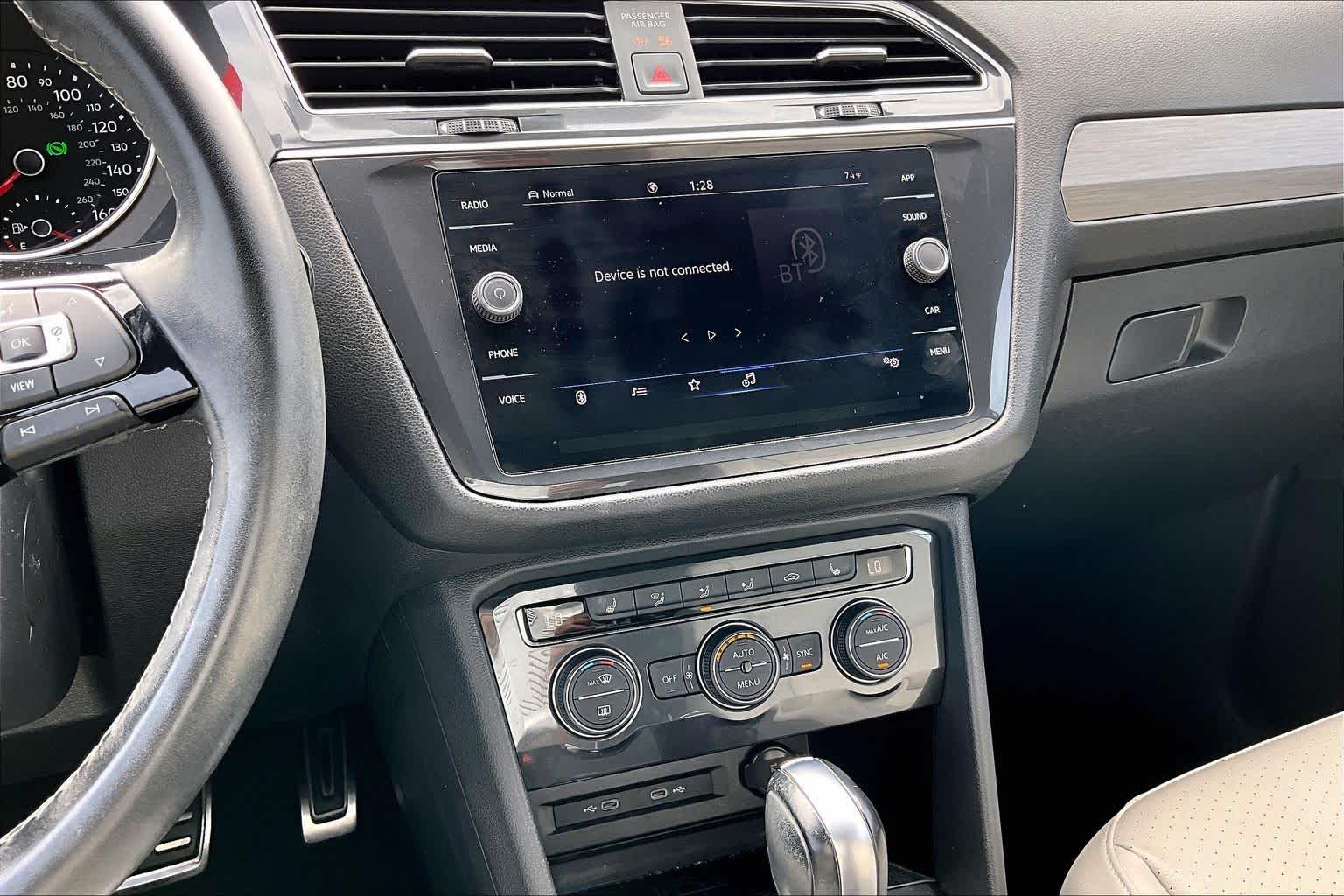 2021 Volkswagen Tiguan photo 6 of 35