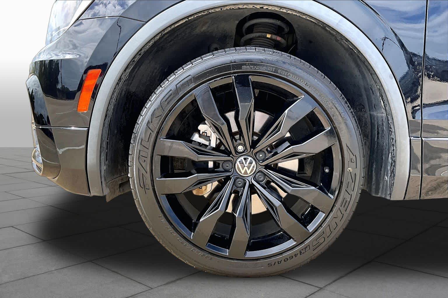 2021 Volkswagen Tiguan photo 10 of 35