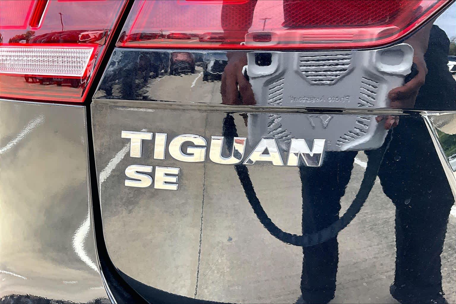 2021 Volkswagen Tiguan photo 9 of 35