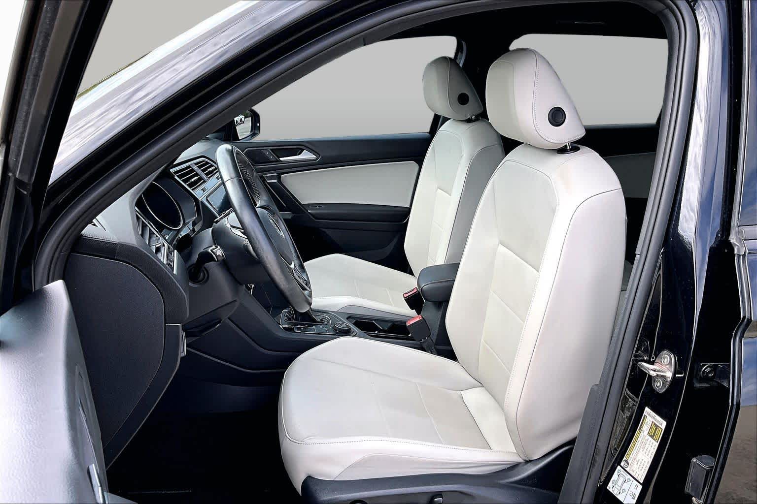2021 Volkswagen Tiguan photo 7 of 35