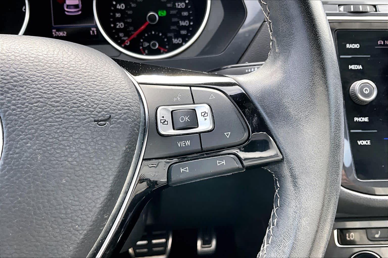 2021 Volkswagen Tiguan photo 24 of 35