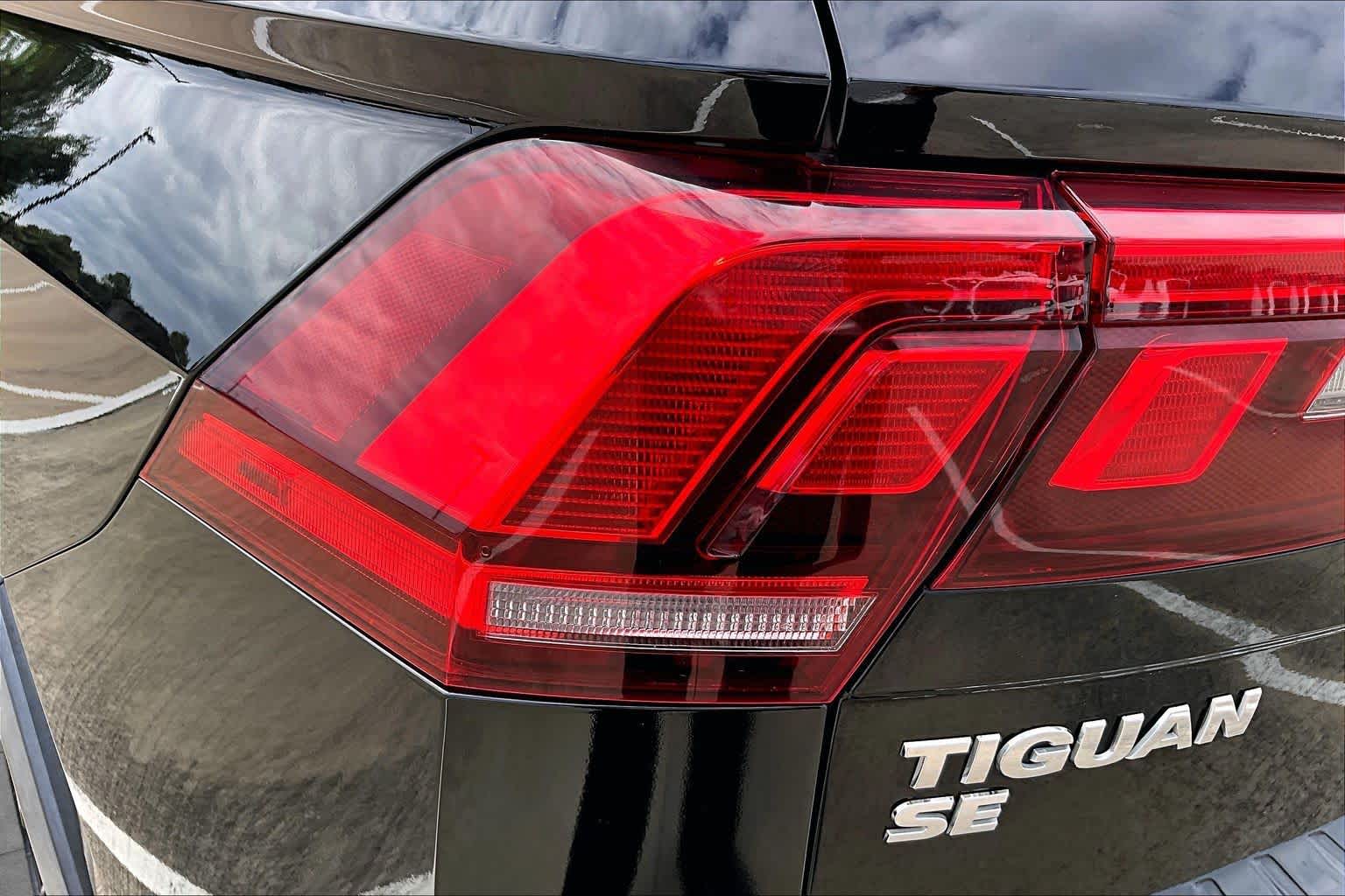 2021 Volkswagen Tiguan photo 28 of 35