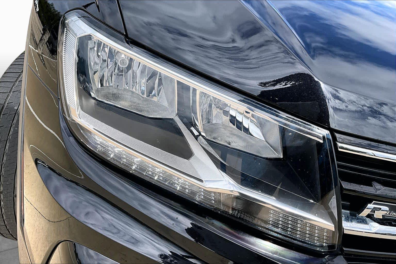 2021 Volkswagen Tiguan photo 27 of 35