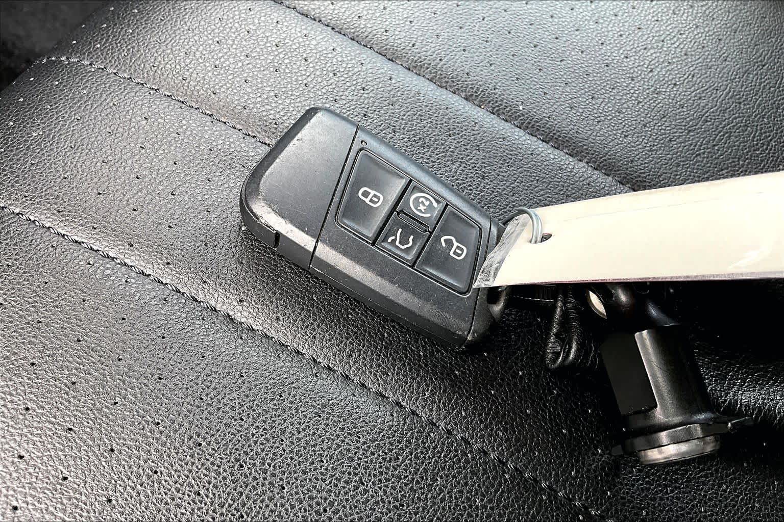 2022 Volkswagen Tiguan SE Pyrite Silver Metallic at Westside Kia