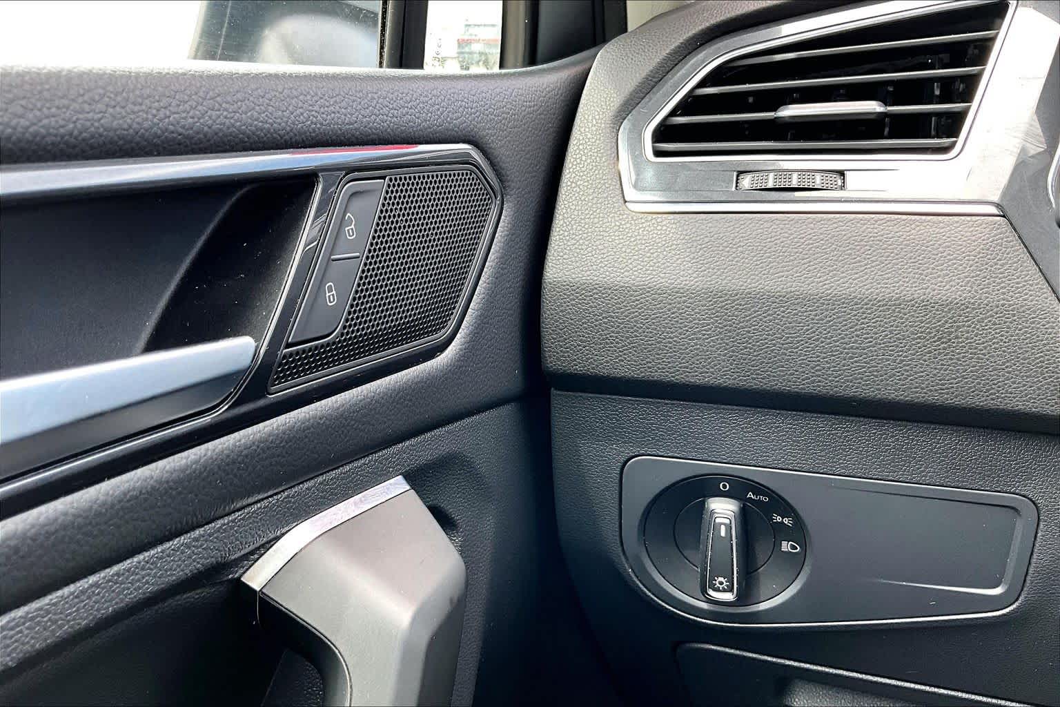 2022 Volkswagen Tiguan SE Pyrite Silver Metallic at Westside Kia