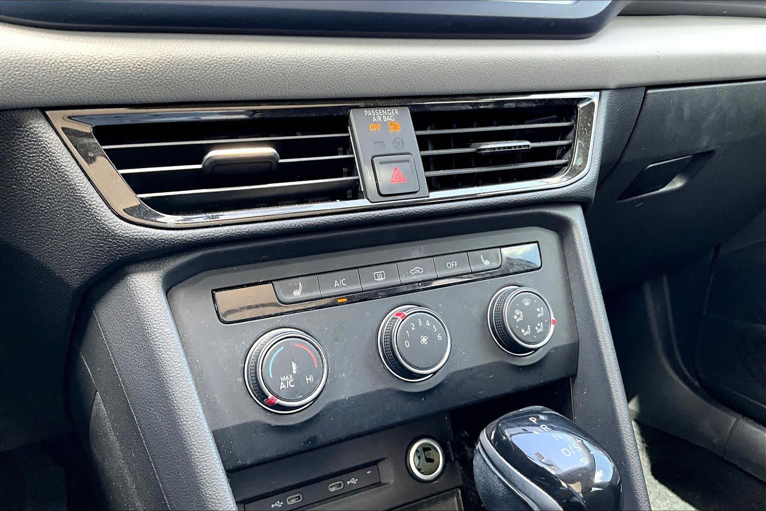 2022 Volkswagen Taos SE Pyrite Silver Metallic at Westside Kia