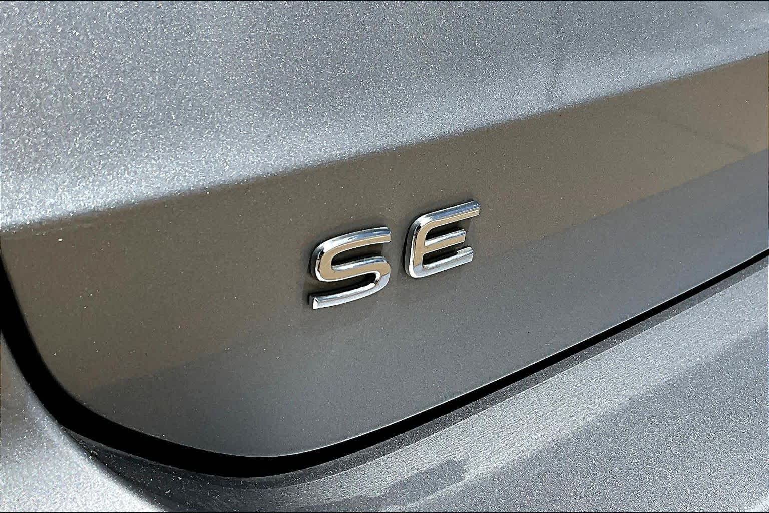 2022 Volkswagen Taos SE Pyrite Silver Metallic at Westside Kia