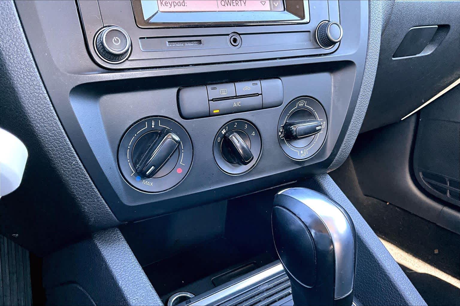 2016 Volkswagen Jetta 1.4T S Pure White at HGreg Houston