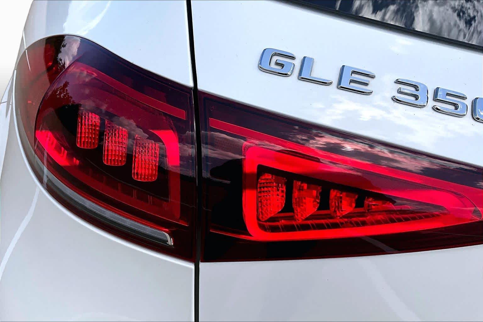 2022 Mercedes-Benz GLE 350 GLE 350 MANUFAKTUR Diamond White Bright at Lexus of Clear Lake