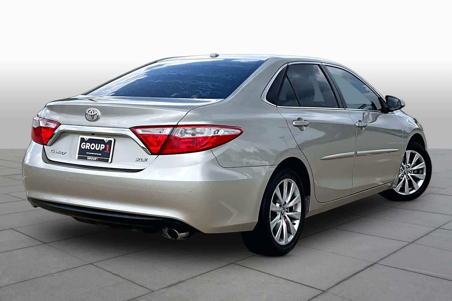 2017 Toyota Camry XSE Creme Brulee Mica at Group 1 Toyota Southwest