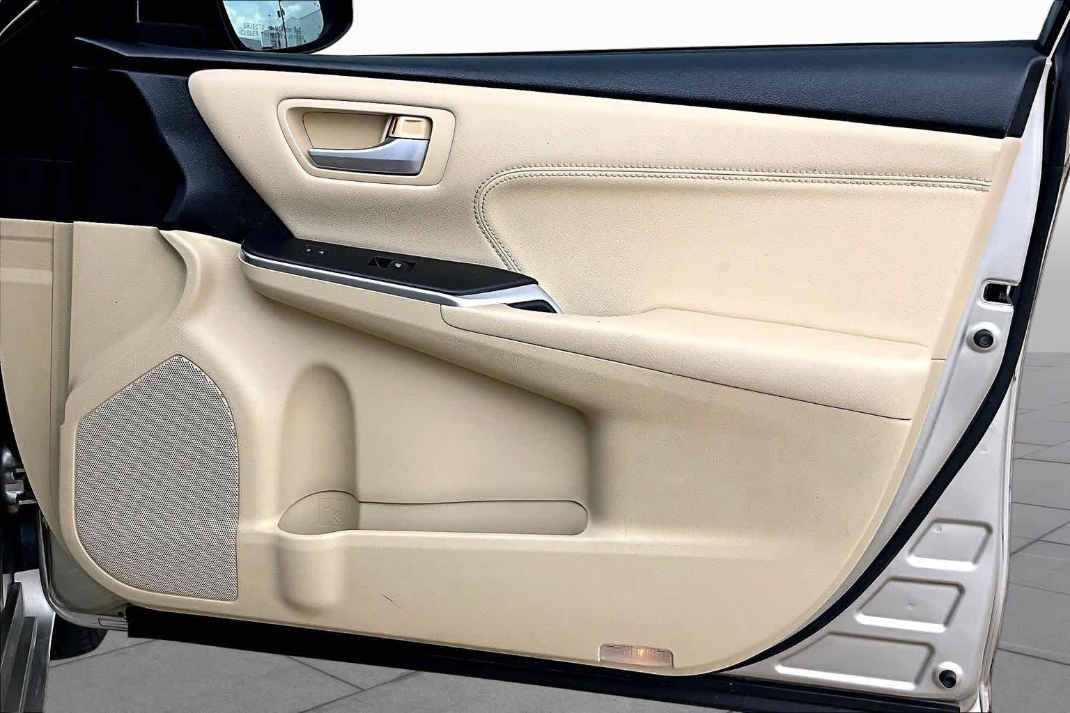 2017 Toyota Camry XSE Creme Brulee Mica at Group 1 Toyota Southwest