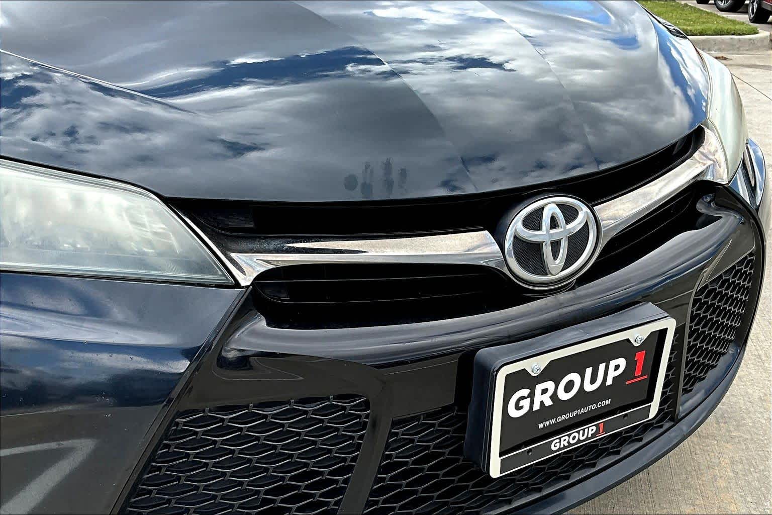 2015 Toyota Camry SE Cosmic Gray Mica at HGreg Houston