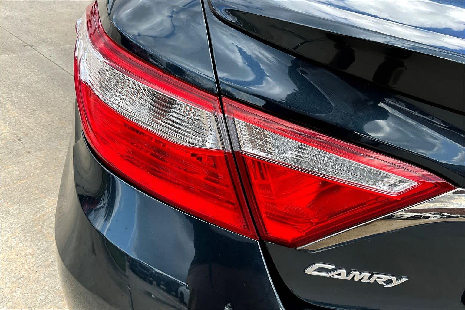 2015 Toyota Camry SE Cosmic Gray Mica at HGreg Houston