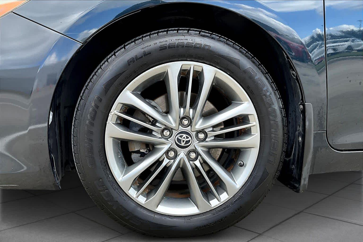 2015 Toyota Camry SE Cosmic Gray Mica at HGreg Houston