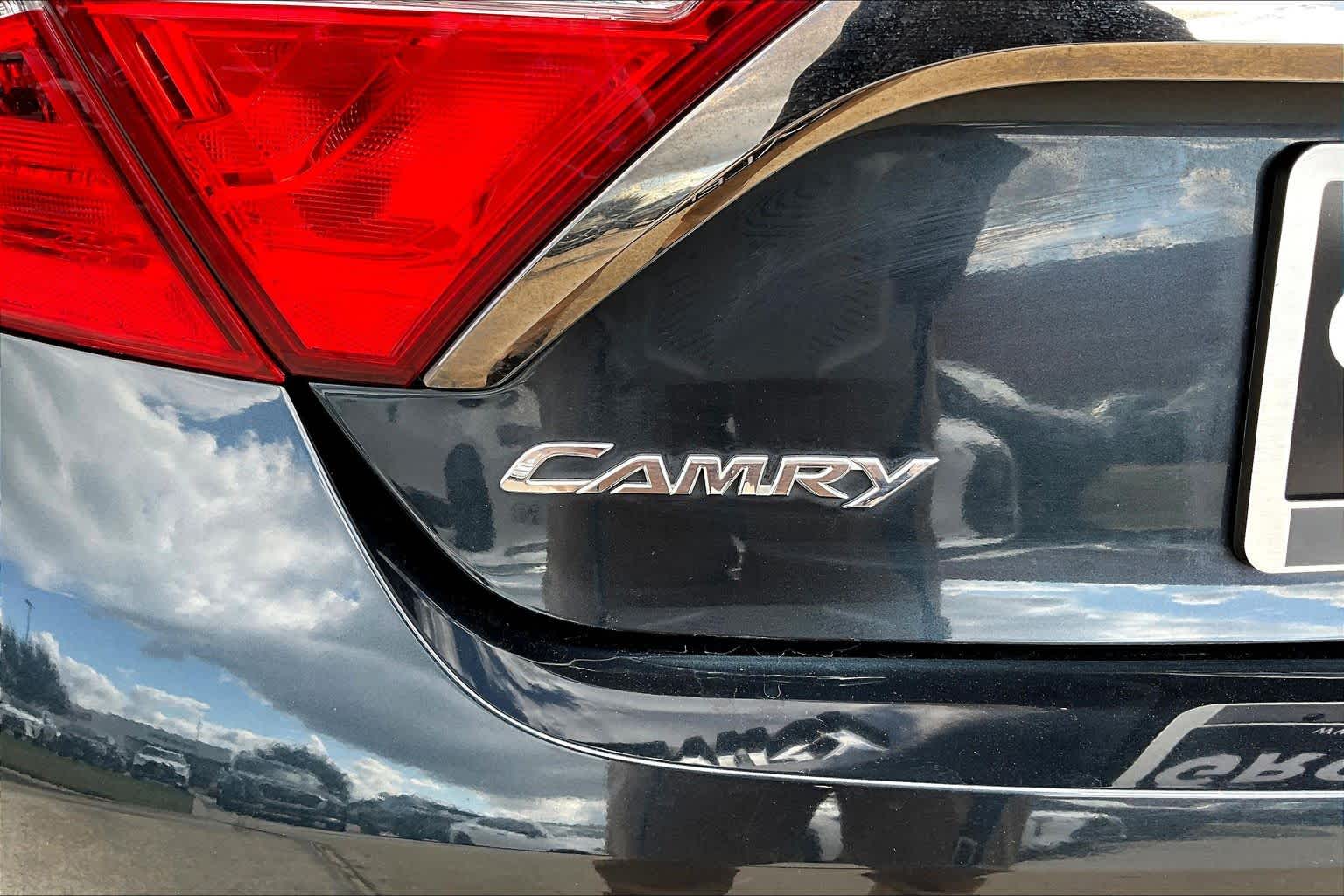 2015 Toyota Camry SE Cosmic Gray Mica at HGreg Houston