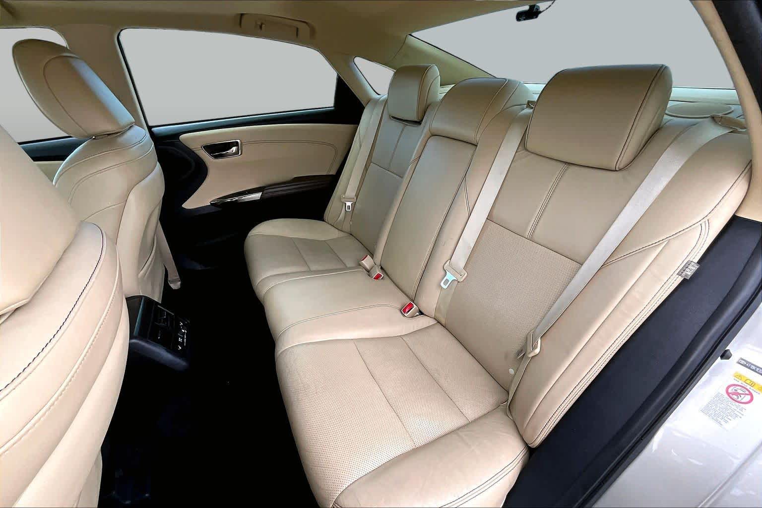 2018 Toyota Avalon Limited Creme Brulee Mica at Group 1 Toyota Southwest
