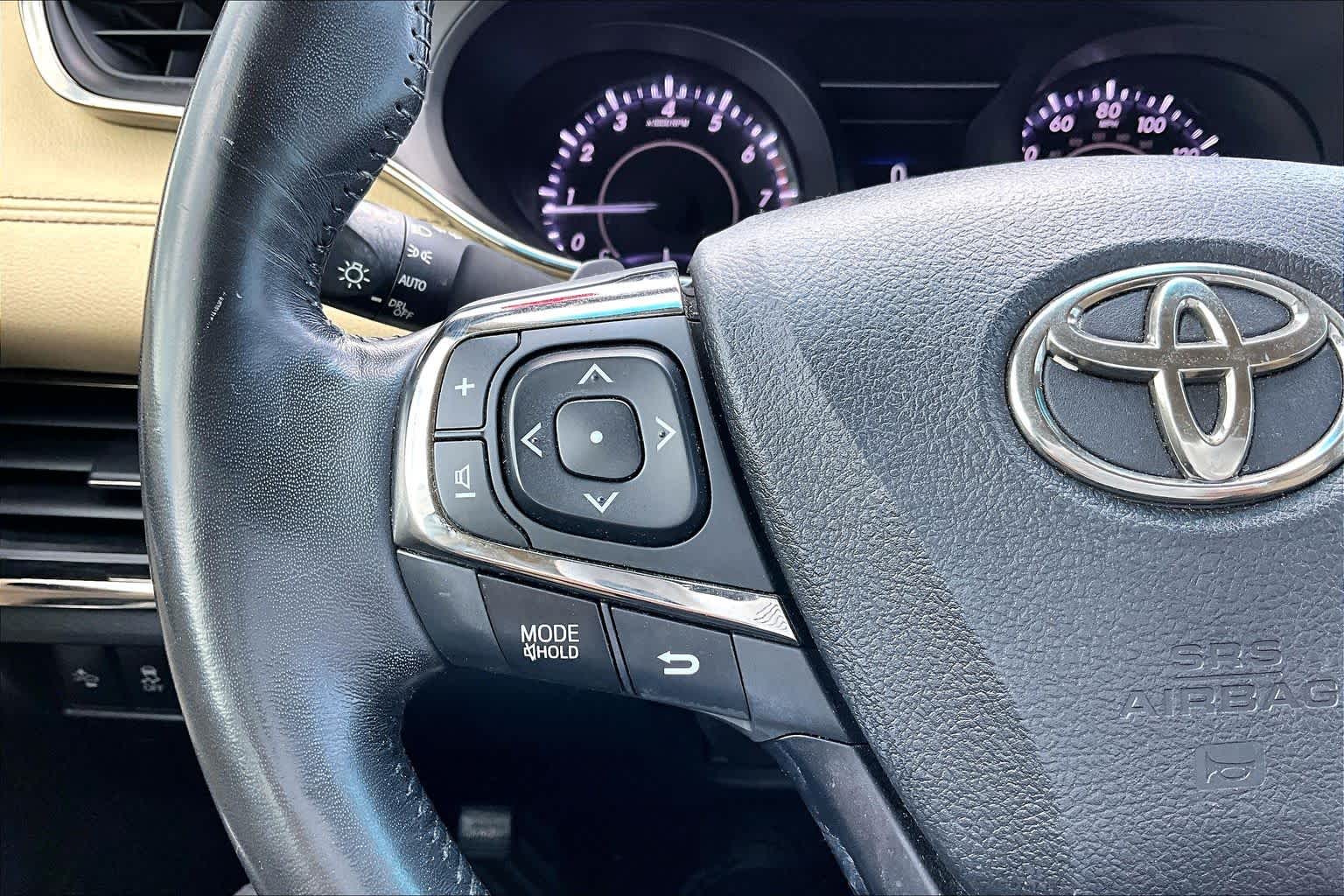 2018 Toyota Avalon Limited Creme Brulee Mica at Group 1 Toyota Southwest