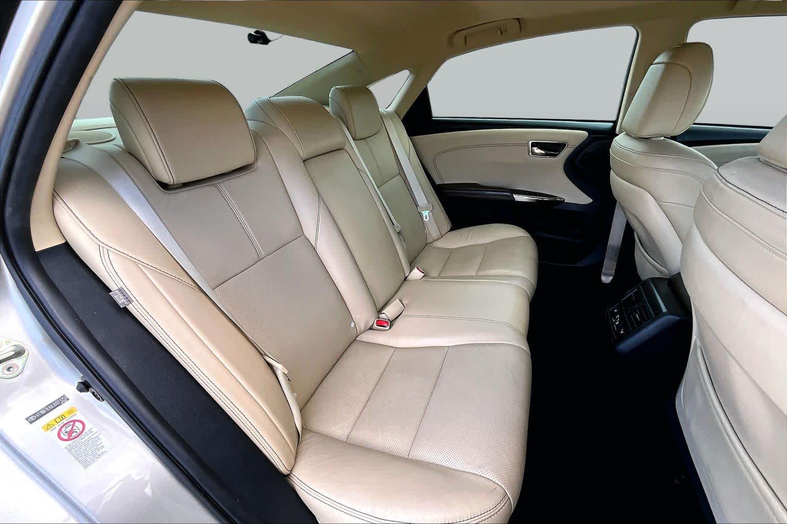 2018 Toyota Avalon Limited Creme Brulee Mica at Group 1 Toyota Southwest