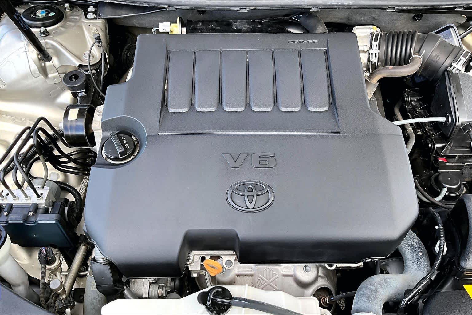 2018 Toyota Avalon Limited Creme Brulee Mica at Group 1 Toyota Southwest