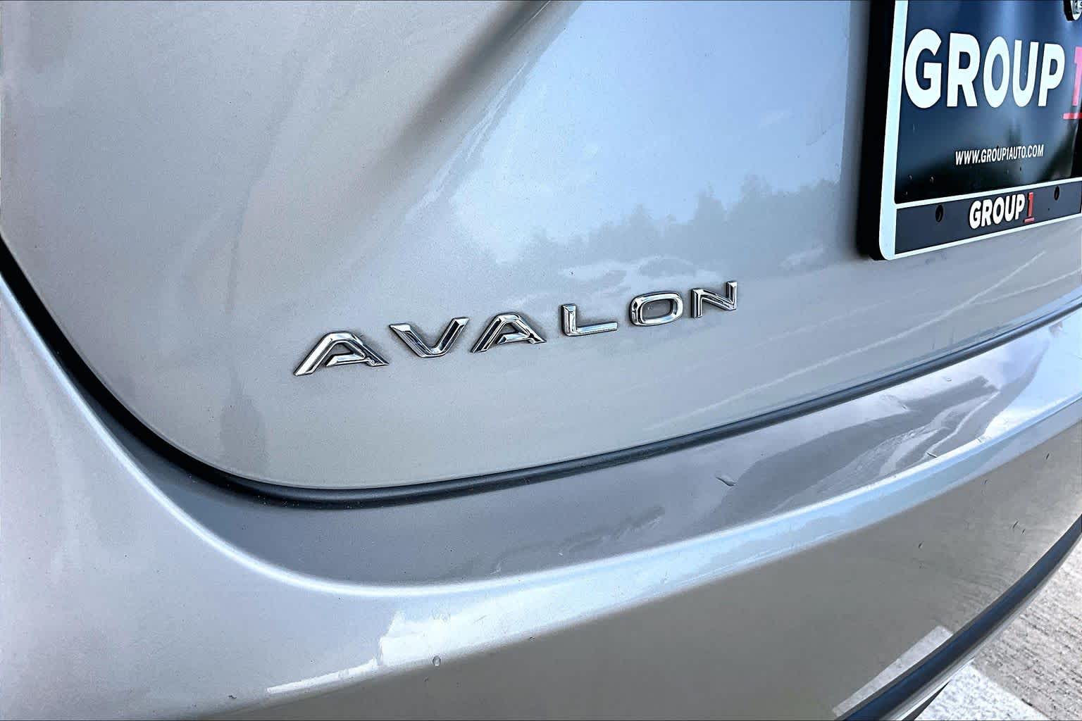 2018 Toyota Avalon Limited Creme Brulee Mica at Group 1 Toyota Southwest