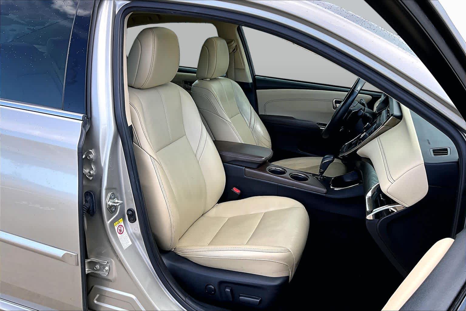 2018 Toyota Avalon Limited Creme Brulee Mica at Group 1 Toyota Southwest