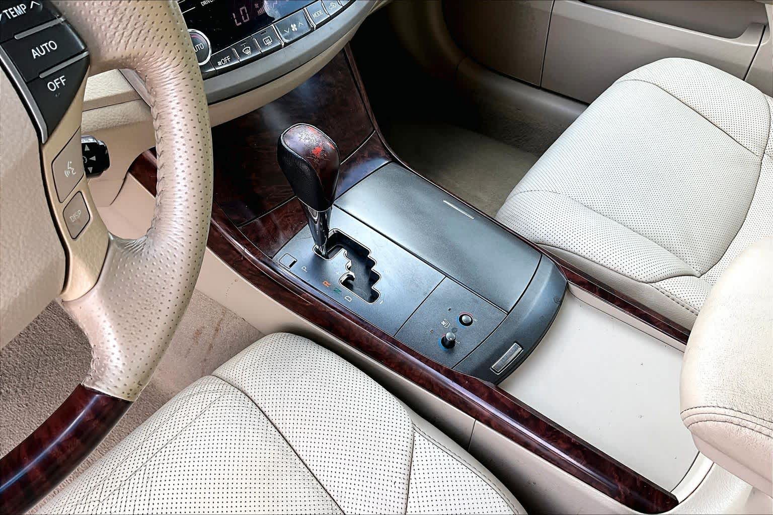 2012 Toyota Avalon Limited Blizzard Pearl at Sterling McCall Nissan