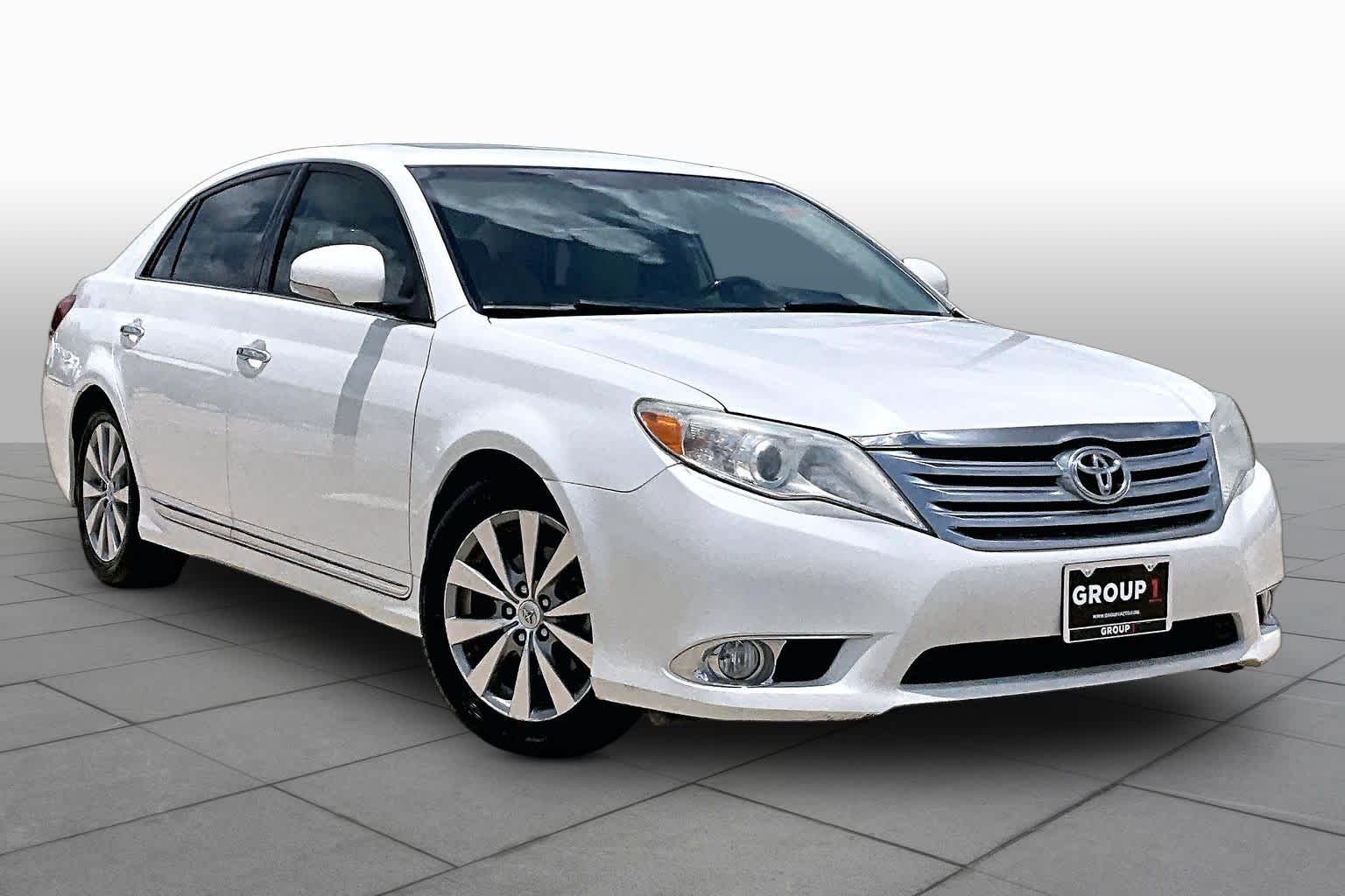 2012 Toyota Avalon Limited Blizzard Pearl at Sterling McCall Nissan