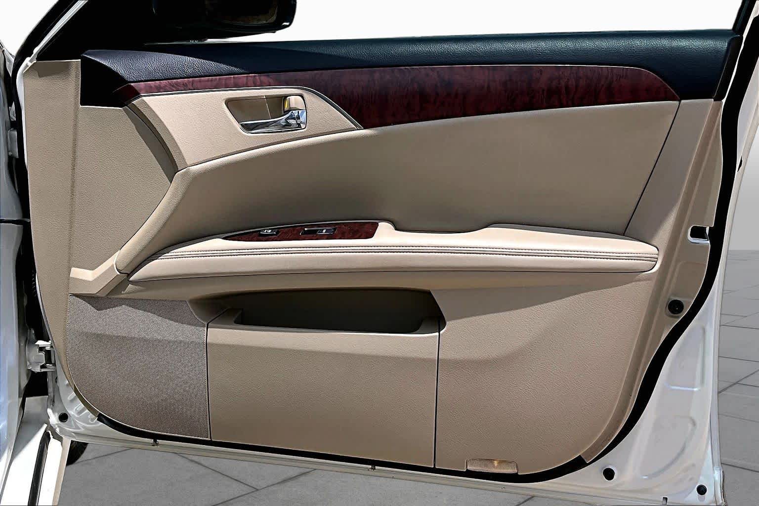2012 Toyota Avalon Limited Blizzard Pearl at Sterling McCall Nissan