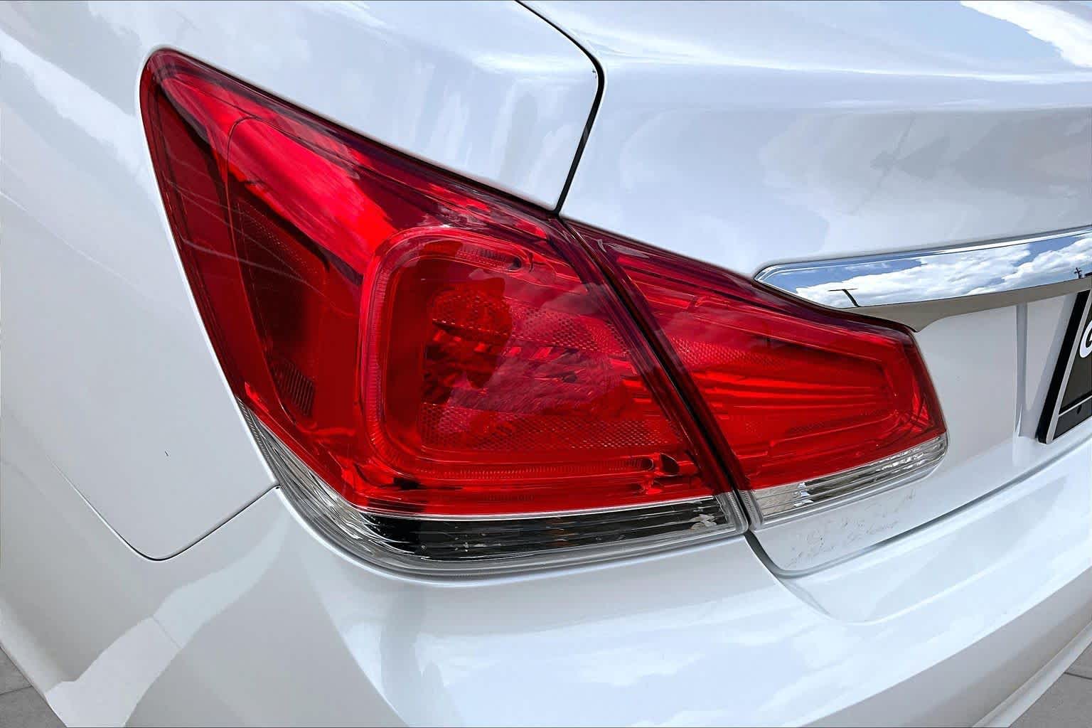 2012 Toyota Avalon Limited Blizzard Pearl at Sterling McCall Nissan