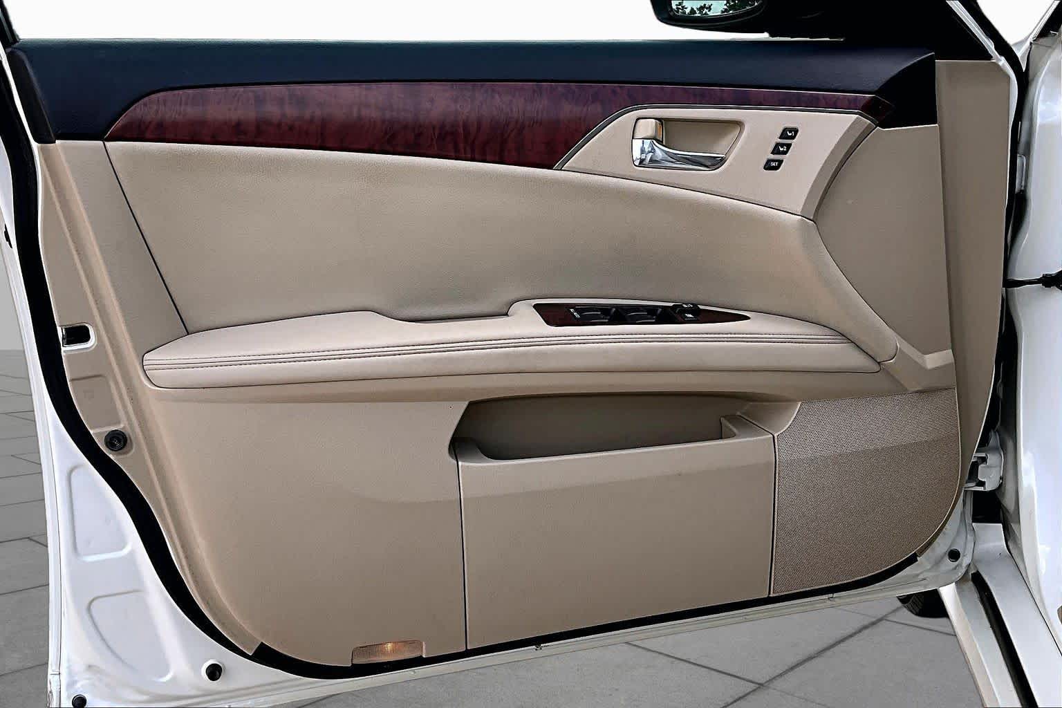 2012 Toyota Avalon Limited Blizzard Pearl at Sterling McCall Nissan