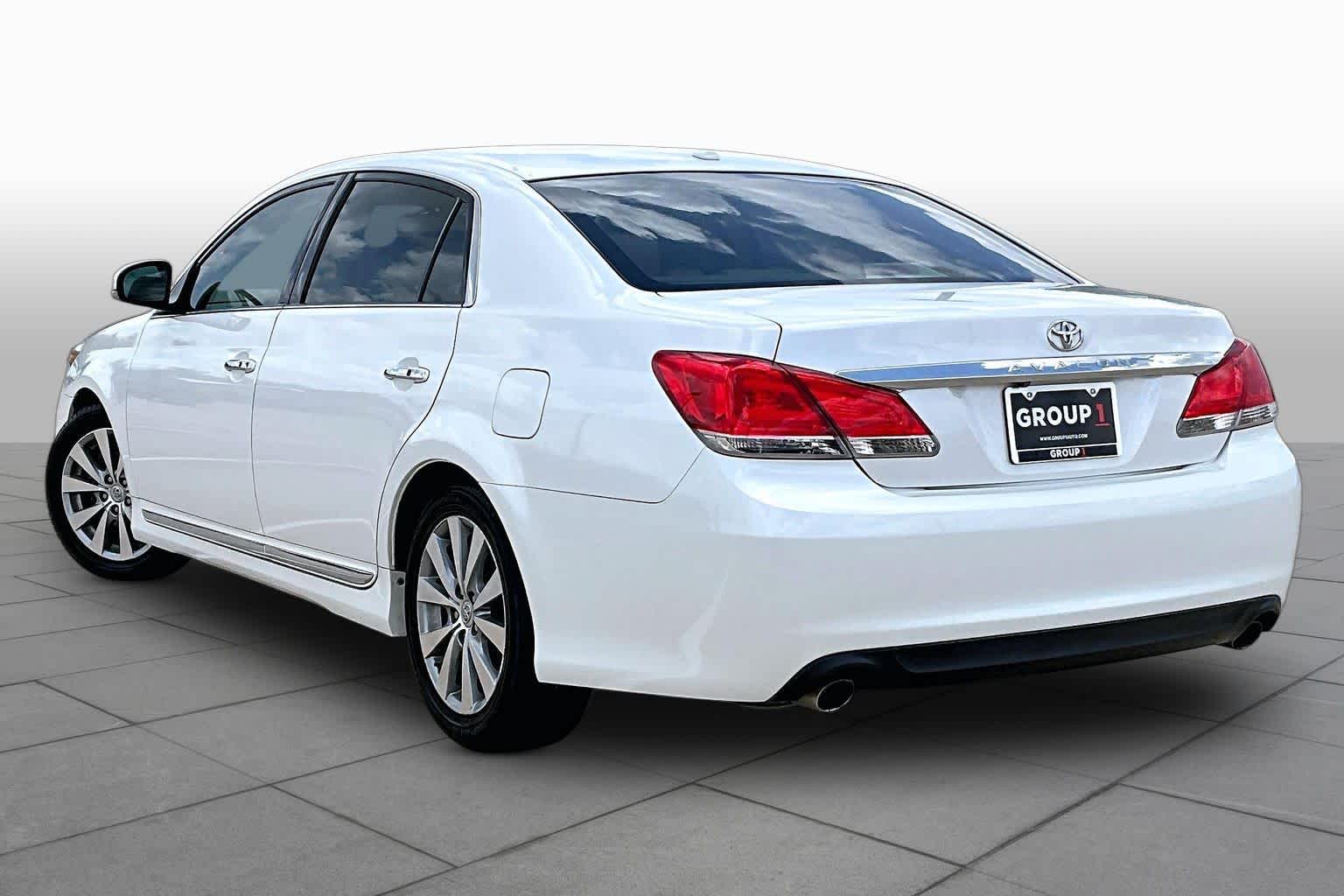 2012 Toyota Avalon Limited Blizzard Pearl at Sterling McCall Nissan
