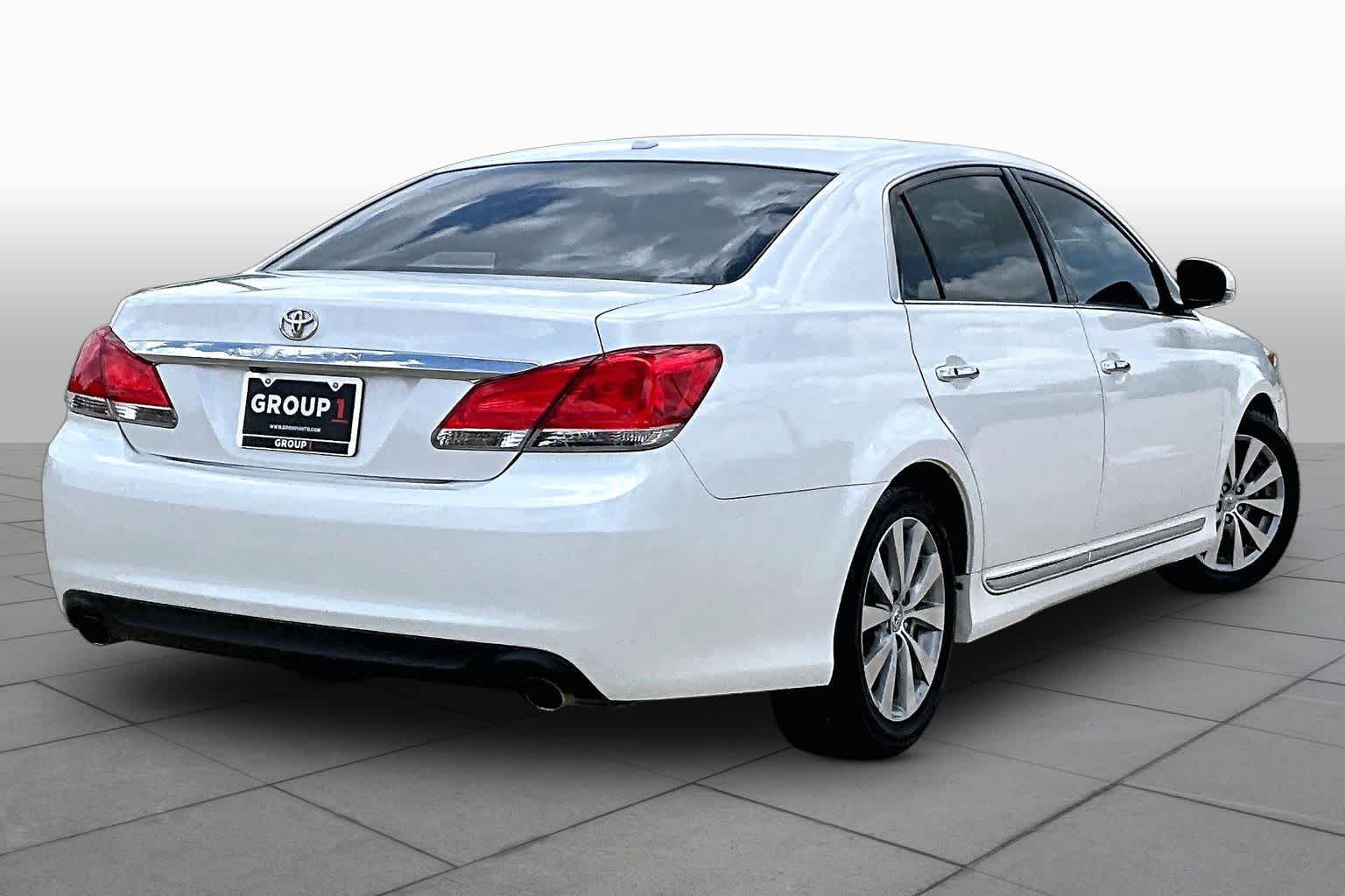 2012 Toyota Avalon Limited Blizzard Pearl at Sterling McCall Nissan