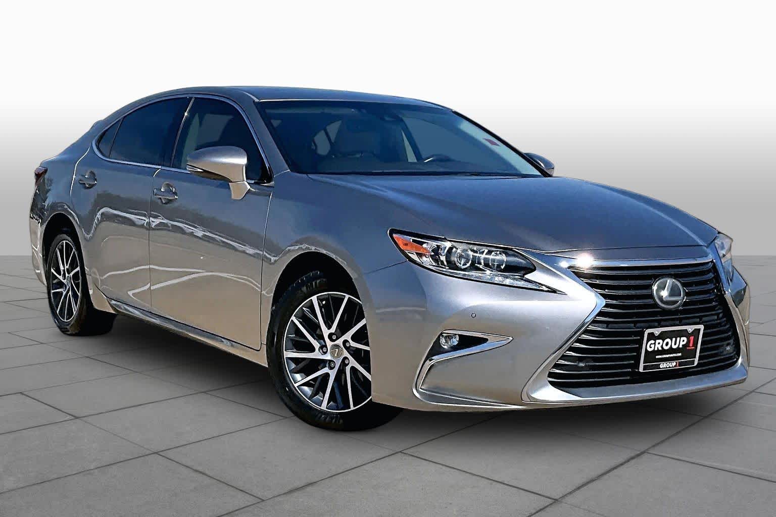 2017 Lexus ES 350 photo 3 of 36