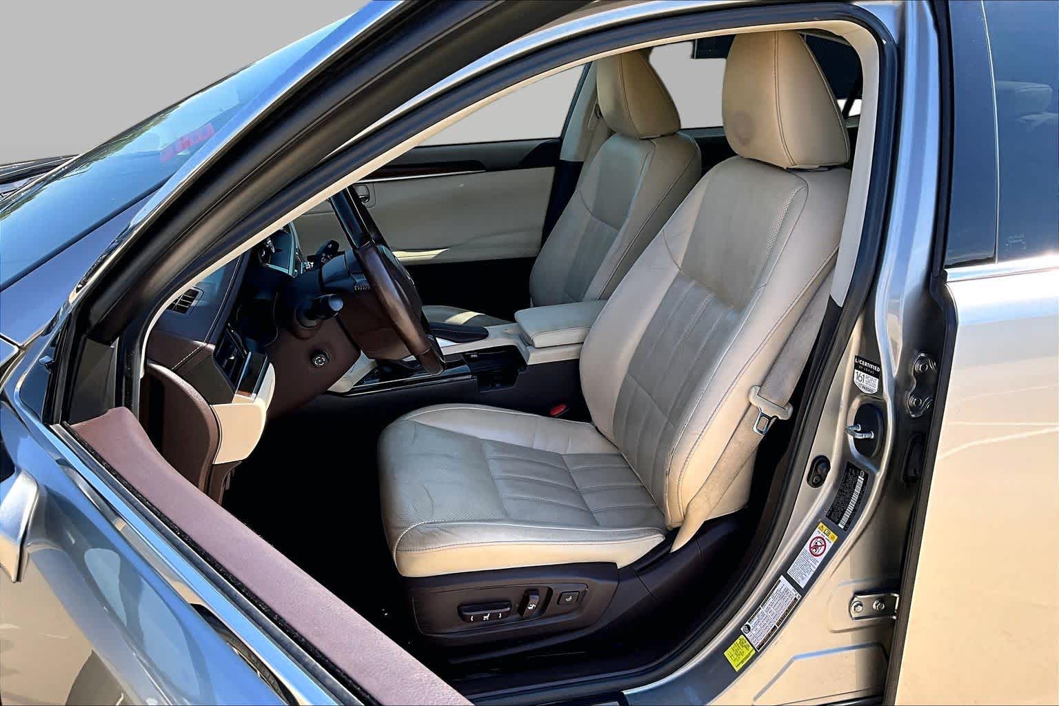 2017 Lexus ES 350 photo 8 of 36