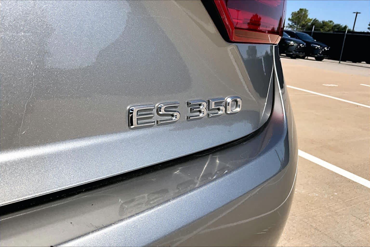 2017 Lexus ES 350 photo 9 of 36