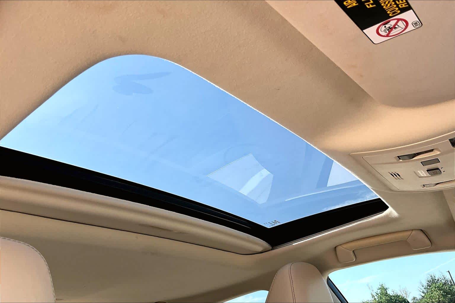 2017 Lexus ES 350 photo 13 of 36