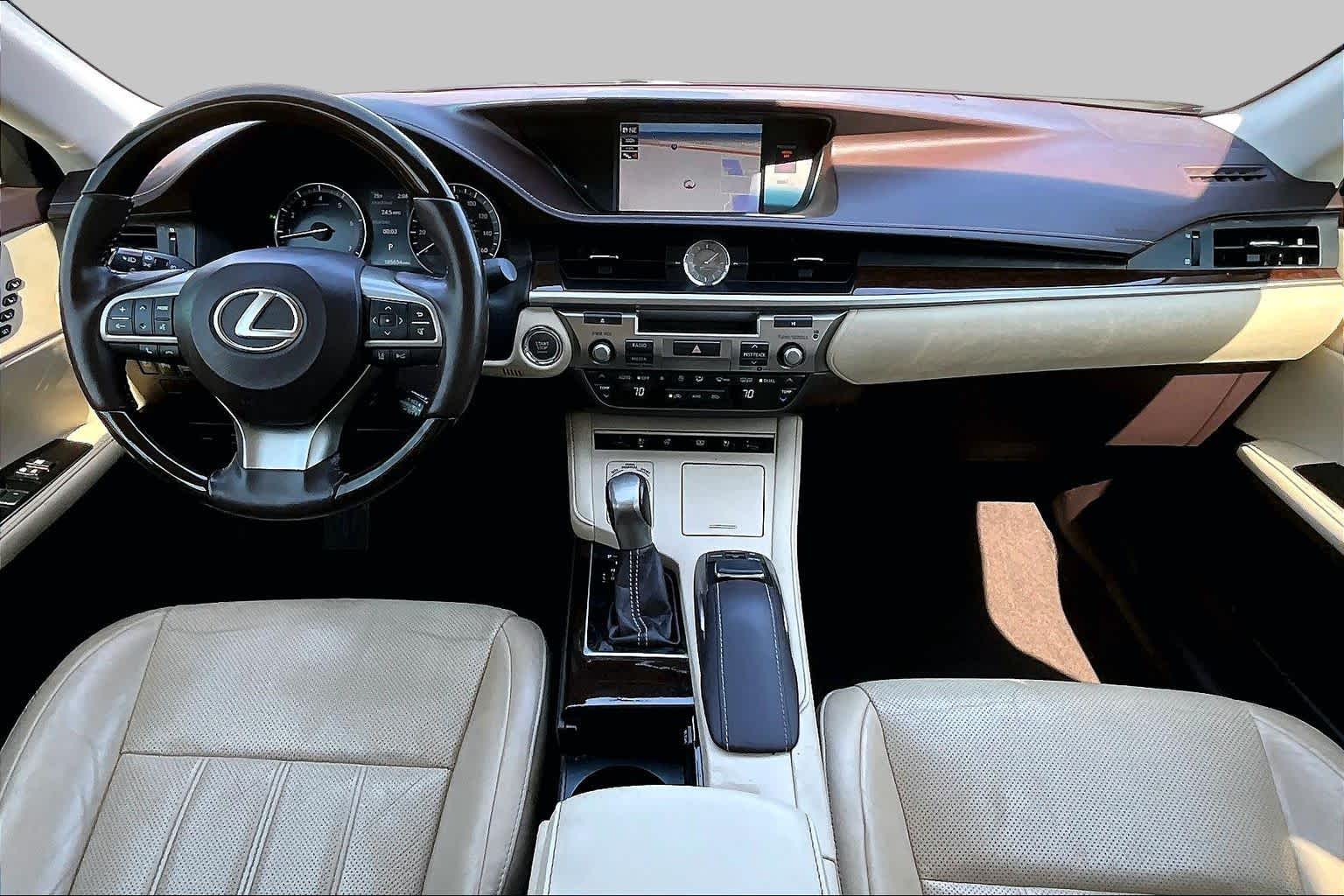 2017 Lexus ES 350 photo 15 of 36