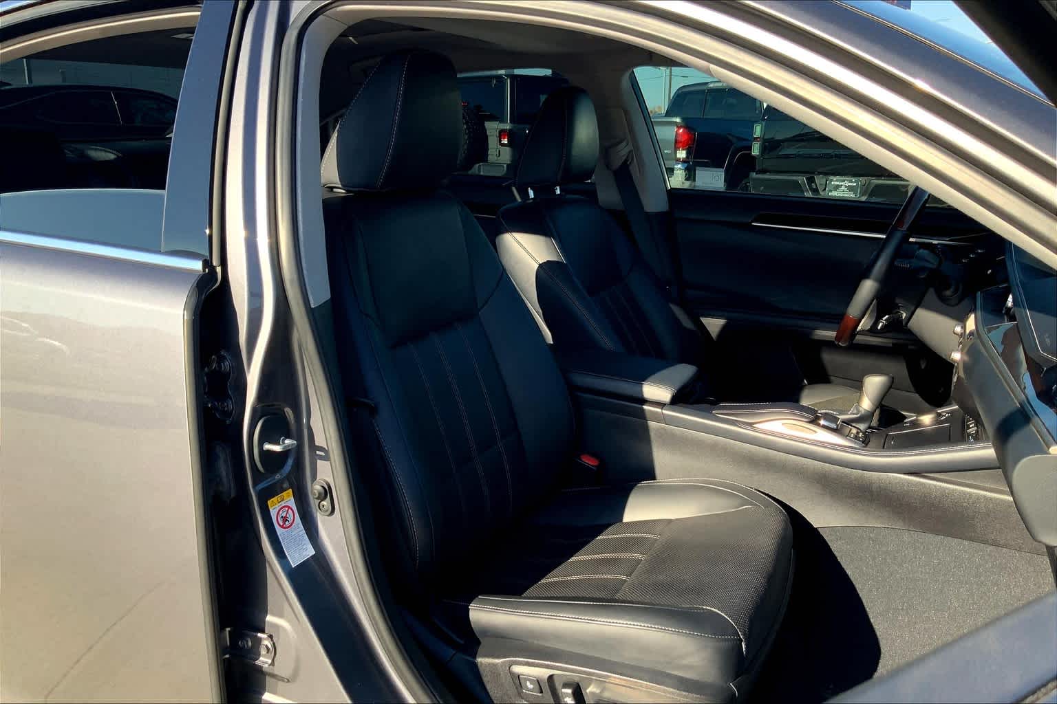 2018 Lexus ES  Nebula Gray Pearl at Mercedes-Benz of Houston North