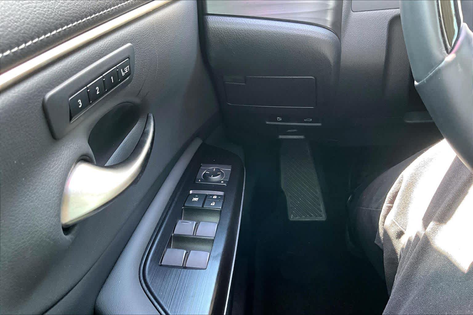 2019 Lexus ES 350  Atomic Silver at Lexus of Clear Lake