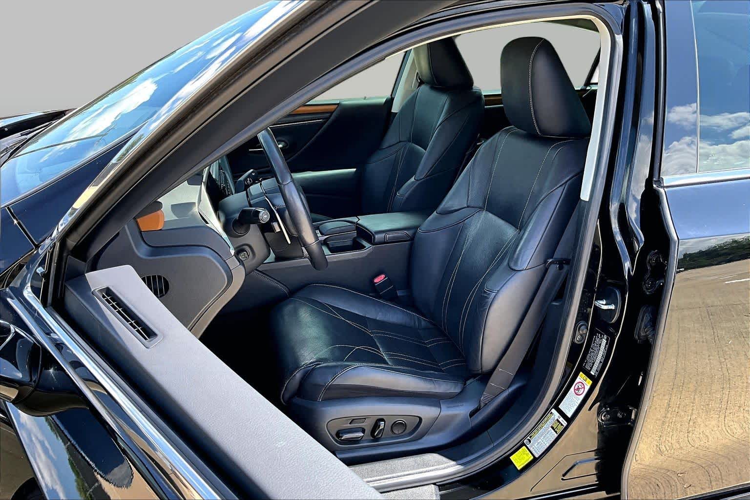 2019 Lexus ES 350 Luxury  Obsidian at Lexus Southwest Houston