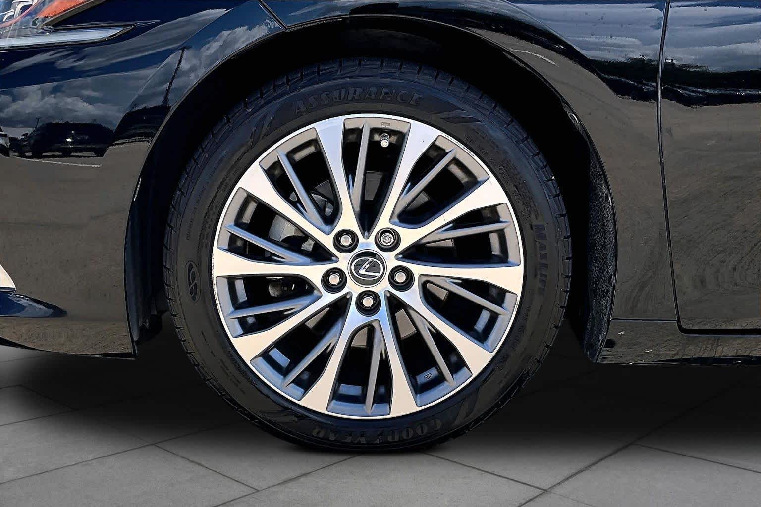 2019 Lexus ES 350 Luxury  Obsidian at Lexus Southwest Houston