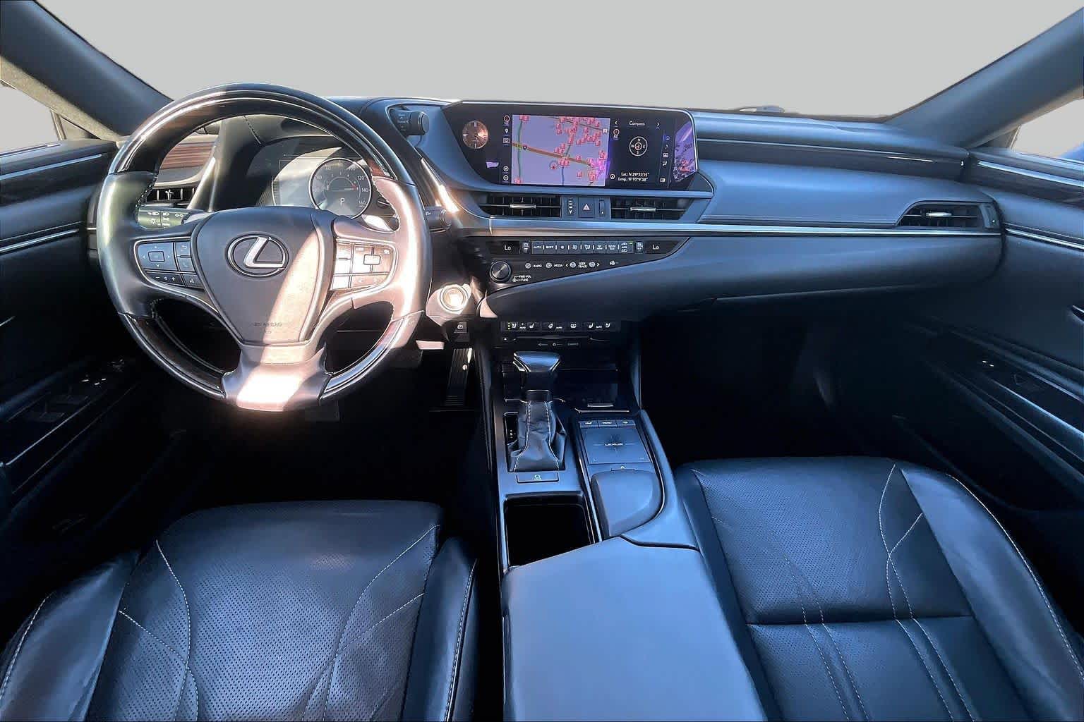 2019 Lexus ES 350 photo 16 of 37