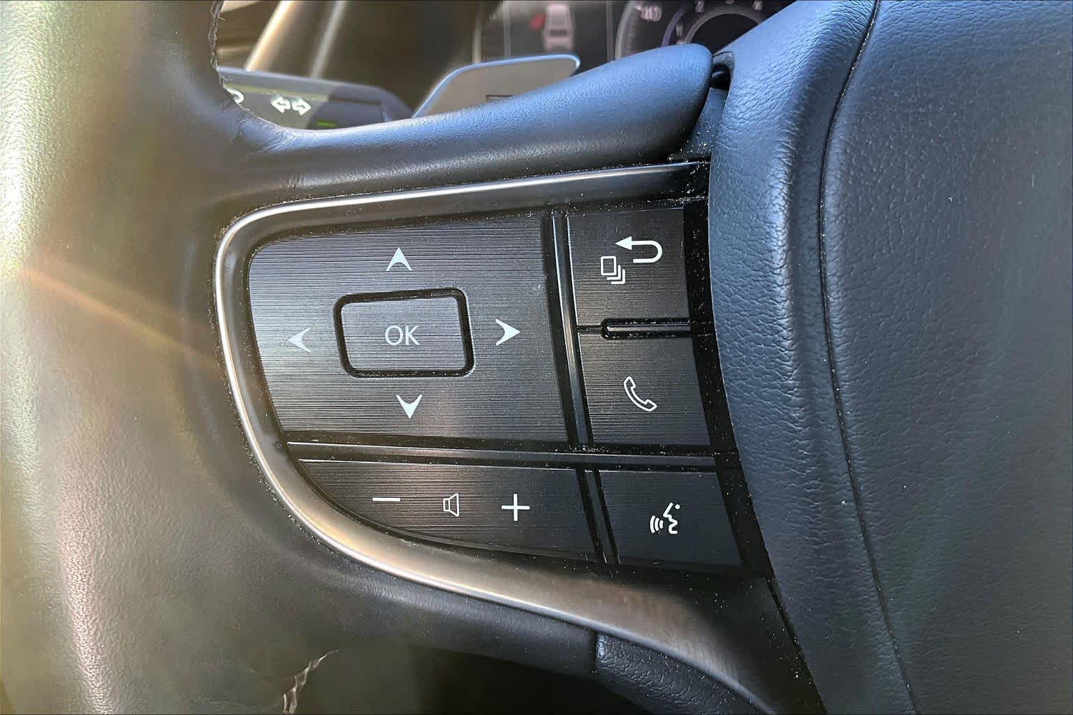 2019 Lexus ES 350 photo 24 of 37