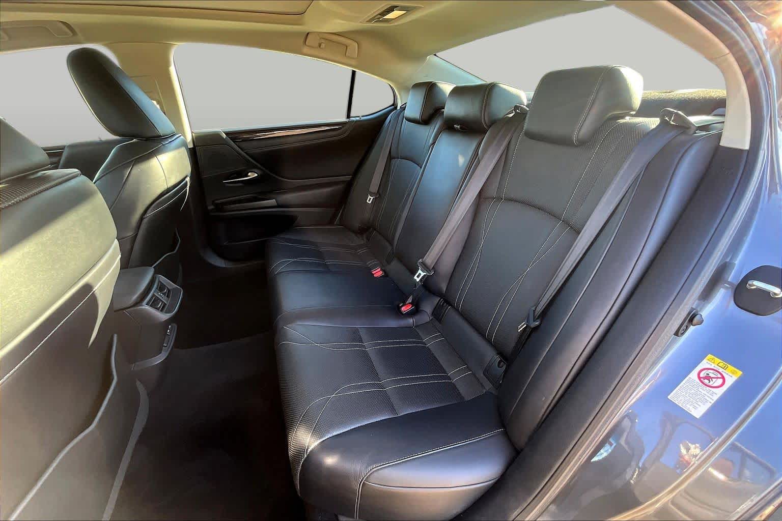 2019 Lexus ES 350 photo 21 of 37