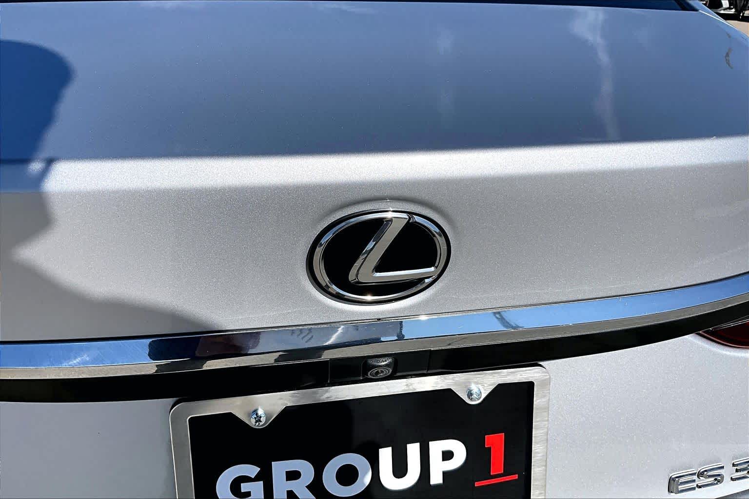 2019 Lexus ES Luxury  Silver Lining Metallic at Honda of Clear Lake